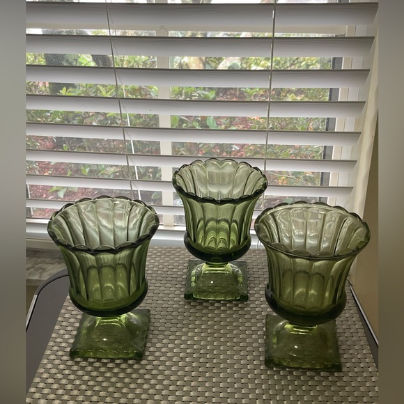 Vintage Green Pedestal Vase/Planter - Picture 2 of 3